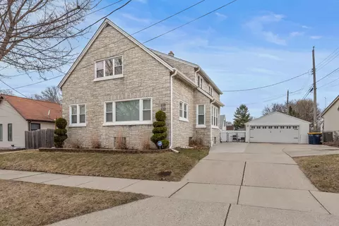 9828 W Montana, West Allis, WI 53227