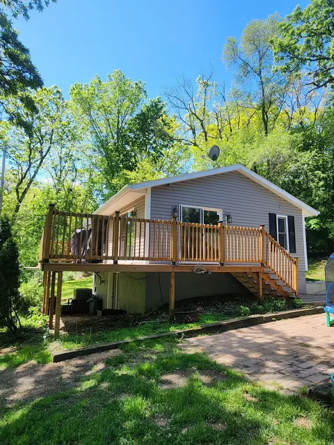 32901 Clarence, Burlington, WI 53105