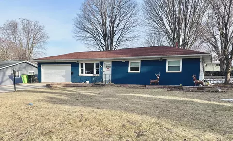 910 Mayer, Mayville, WI 53050