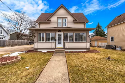 119 S Water, Waterford, WI 53185