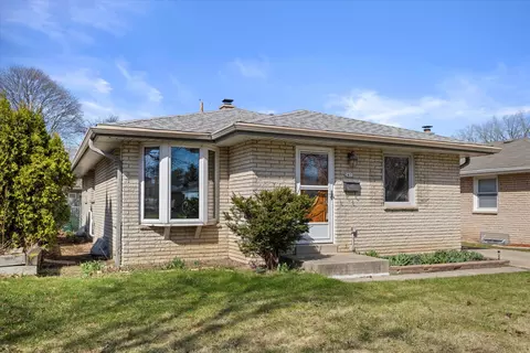 2410 W Leroy, Milwaukee, WI 53221