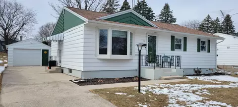 710 S 30th, Manitowoc, WI 54220