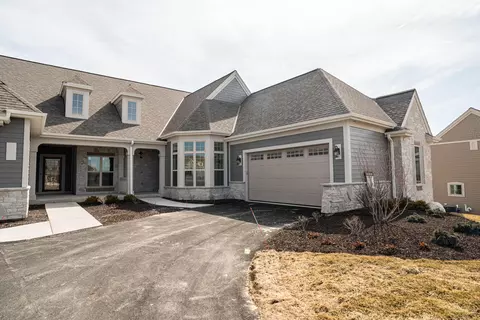 1541 Lookout #56D, Hartland, WI 53029