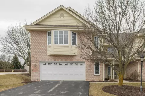 3301 Cedar Holw #A, Waukesha, WI 53188