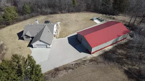 7406 Townline, Barton, WI 53090
