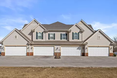 w206n16712 Blackberry, Jackson, WI 53037