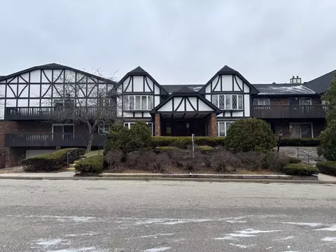 8900 N Park Plz #203, Brown Deer, WI 53223