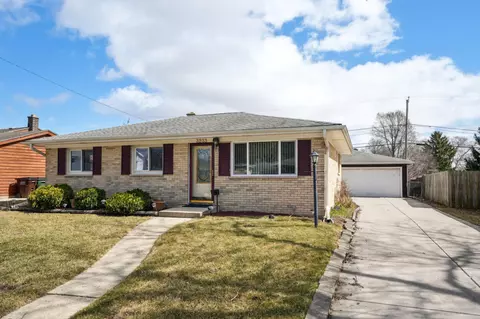 3233 Buckingham, Sturtevant, WI 53177