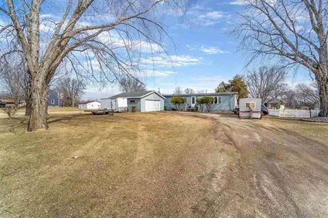 n8315 Lakeshore Drive, Friendship, WI 54937