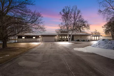 1411 Lakeshore, Cleveland, WI 53015