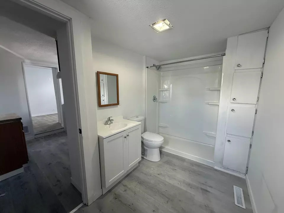 Bath - 313 E Ctr, Shawano, WI 54166 photo 1 of 3