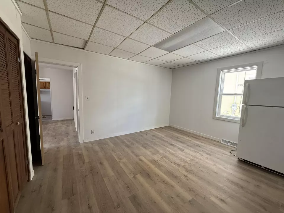 Living - 313 E Ctr, Shawano, WI 54166 photo 4 of 8