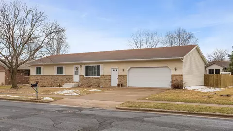 1313 East, Onalaska, WI 54650