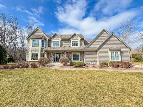 14655 W Meadowshire, New Berlin, WI 53151