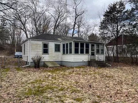 33902 S Lakeshore, Burlington, WI 53105