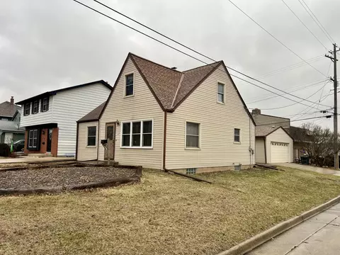 836 S 109th, West Allis, WI 53214