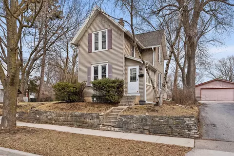 511 NW Barstow, Waukesha, WI 53188