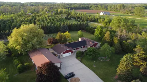 400 Knollwood, Trenton, WI 53095