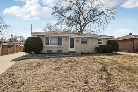 201 W Alvina, Milwaukee, WI 53207