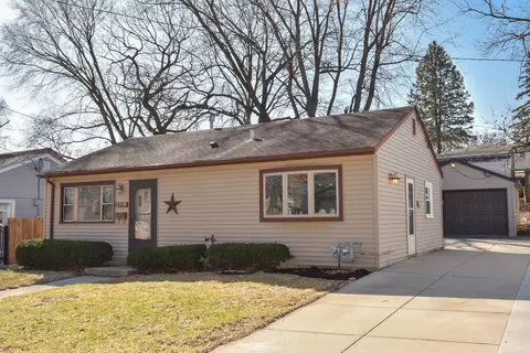 2119 Oaklawn, Waukesha, WI 53188