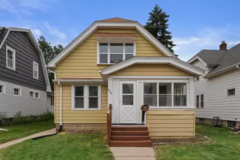 624 Menomonee, South Milwaukee, WI 53172