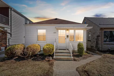3708 S Brust, Milwaukee, WI 53207