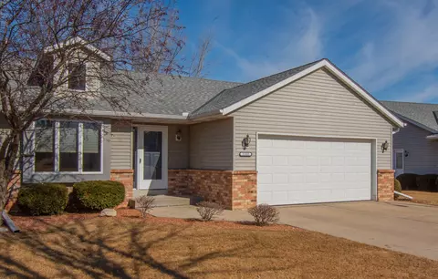 1552 Nature, Hartford, WI 53027