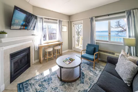 335 Wrigley #401, Lake Geneva, WI 53147