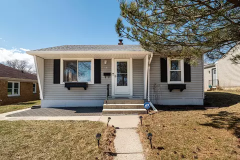 2915 N 88th, Milwaukee, WI 53222
