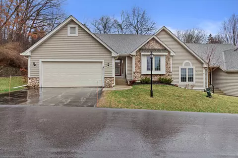 218 Endfield, Waukesha, WI 53186