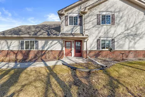 652 Pewaukee #H, Pewaukee, WI 53072
