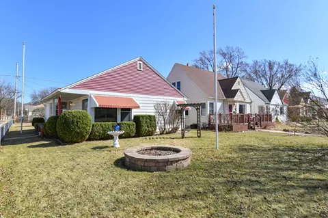 8825 W Chambers, Milwaukee, WI 53222