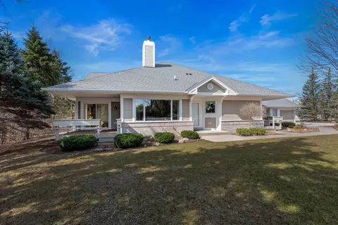 14059 W Waterford Sq, New Berlin, WI 53151