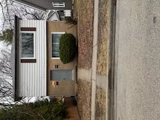 3558 N Cramer #3560, Shorewood, WI 53211