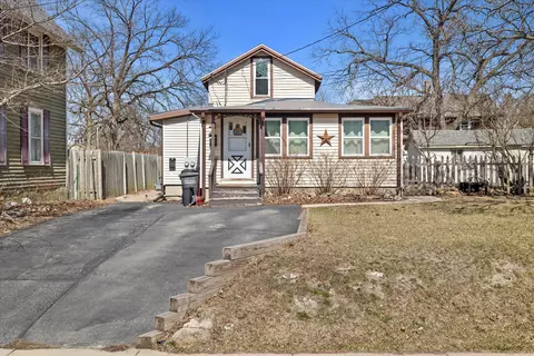 128 E Jefferson, Oconomowoc, WI 53066