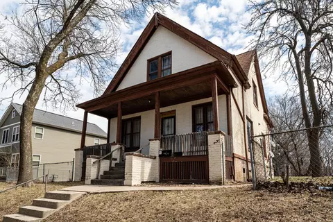 2214 N 40th, Milwaukee, WI 53208