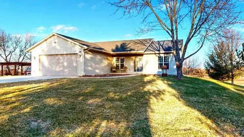 956 N Dewey, Jefferson, WI 53549