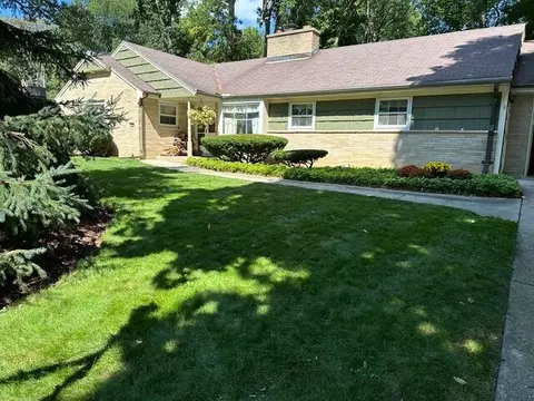 2328 W Acacia, Glendale, WI 53209