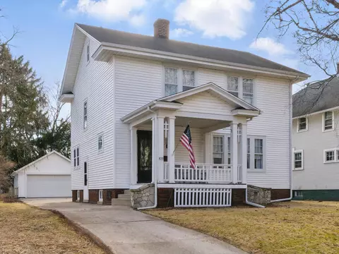 859 N 13th, Manitowoc, WI 54220
