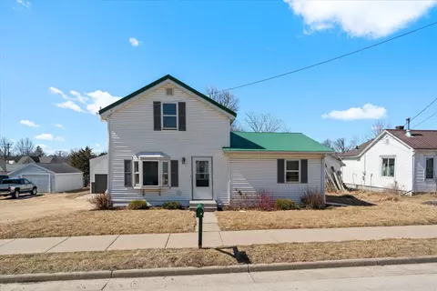 606 N East, Viroqua, WI 54665
