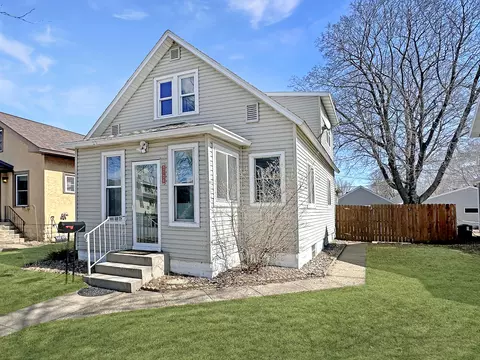 2126 Loomis, La Crosse, WI 54603