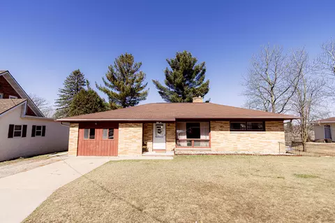 570 Clark, Manawa, WI 54949