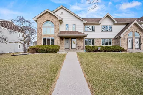 2033 Cliff-alex #C, Waukesha, WI 53189