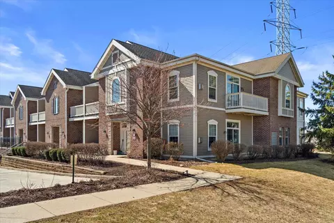 1540 Roxbury, Waukesha, WI 53186