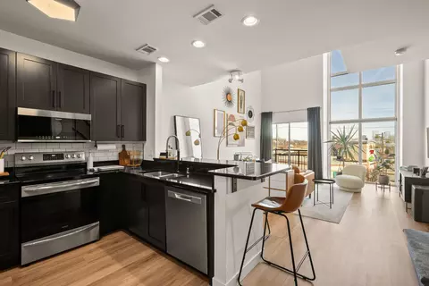 2121 S Kinnickinnic #107, Milwaukee, WI 53207