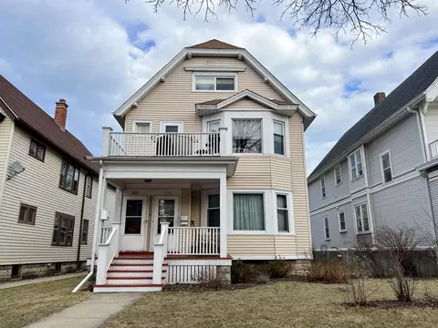 3348 N Oakland #3350, Milwaukee, WI 53211
