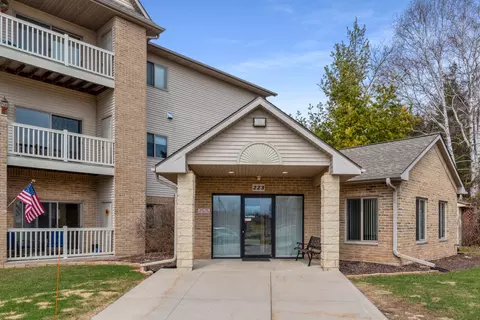 223 Fifth #103, Hartford, WI 53027