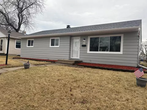 3011 E Armour, Saint Francis, WI 53235