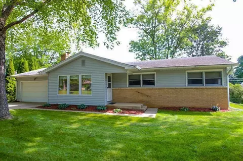 1260 N 119th, Wauwatosa, WI 53226