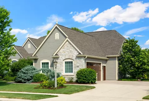 1290 Winterberry, Oconomowoc, WI 53066